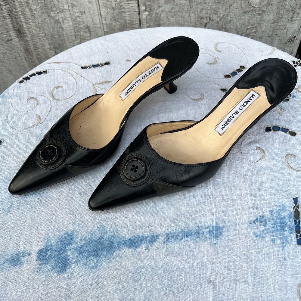 European size 40 Manolo Blahnik Slip on Leather pumps